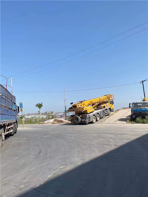 海曙区25吨吊车的租赁价格大概是多少？